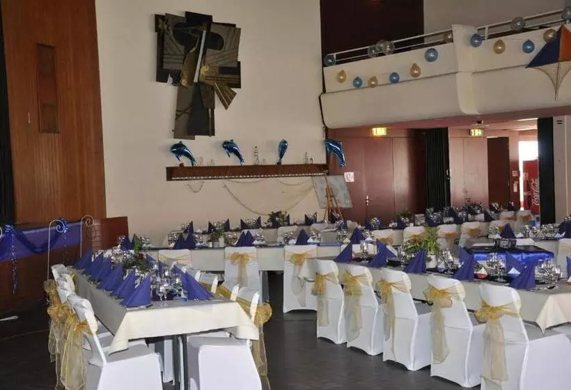 ホテル Hôtel De Ville