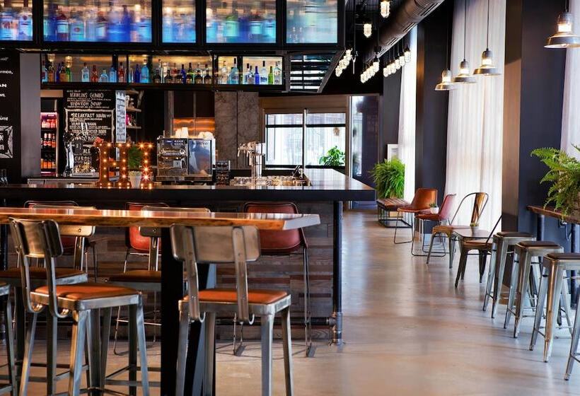 Hotel Moxy New Orleans Downtown/french Quarter Area