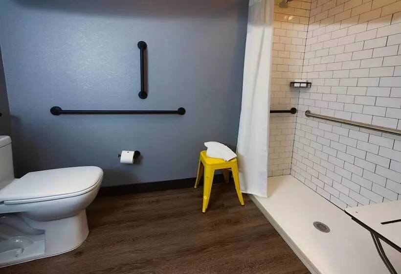 هتل Moxy New Orleans Downtown/french Quarter Area