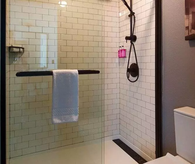 هتل Moxy New Orleans Downtown/french Quarter Area