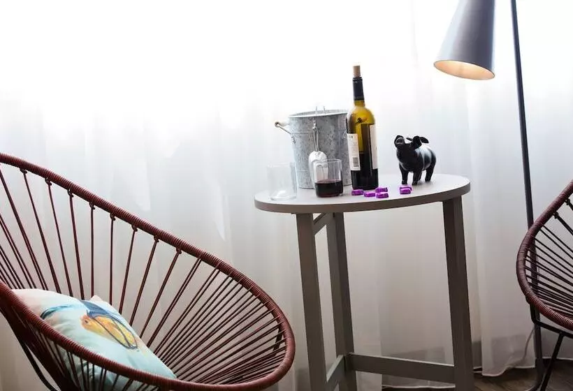 هتل Moxy New Orleans Downtown/french Quarter Area