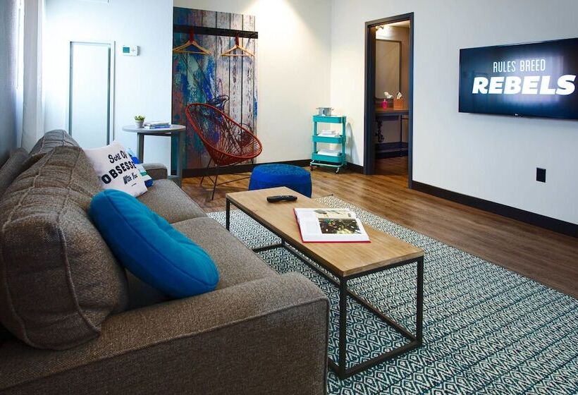 Hotel Moxy New Orleans Downtown/french Quarter Area