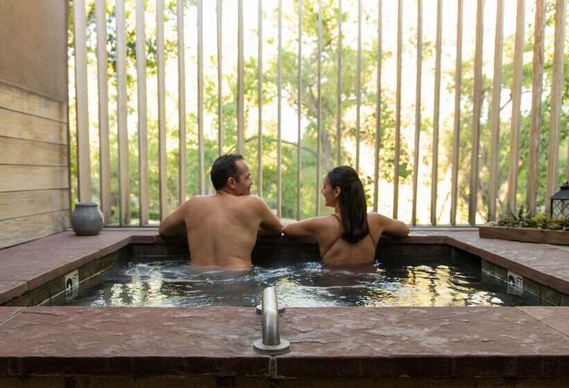 هتل Ojo Santa Fe Spa Resort