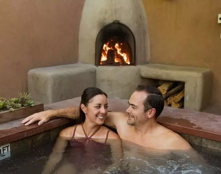 בית מלון כפרי Ojo Santa Fe Spa Resort