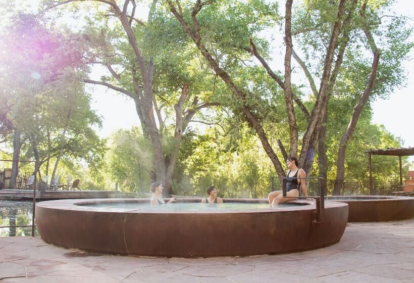 هتل Ojo Santa Fe Spa Resort
