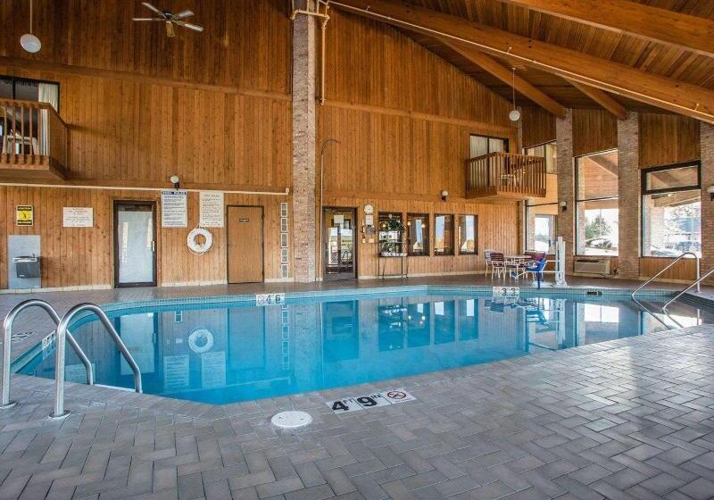 ホテル Quality Inn Central Wisconsin Airport