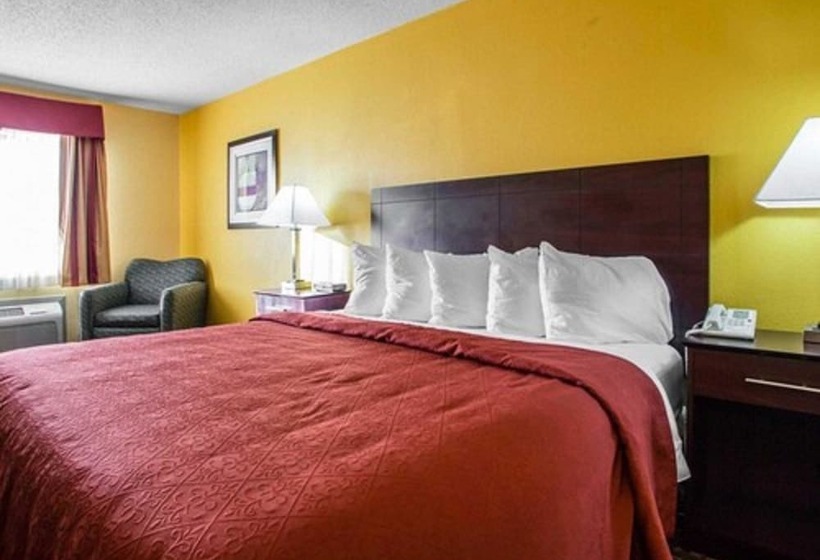 ホテル Quality Inn Central Wisconsin Airport