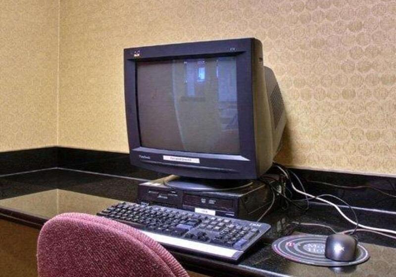 Отель Quality Inn