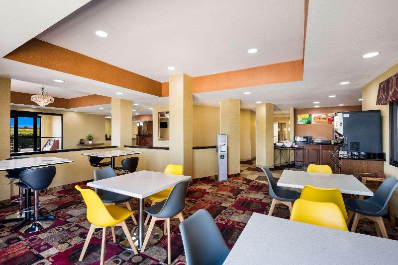 Отель Quality Inn