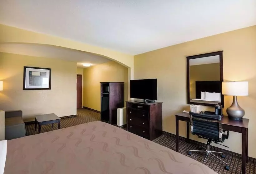 هتل Quality Inn