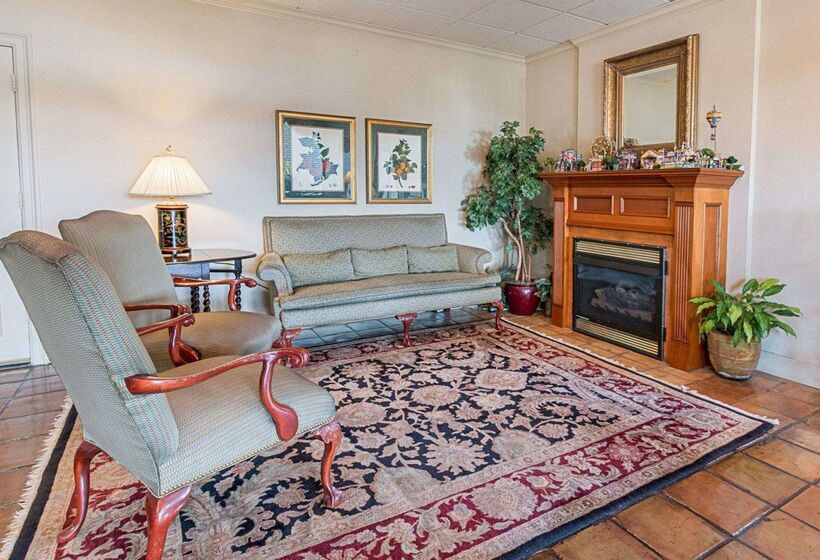 בית מלון כפרי Quality Inn