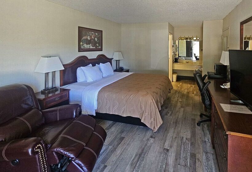 בית מלון כפרי Quality Inn