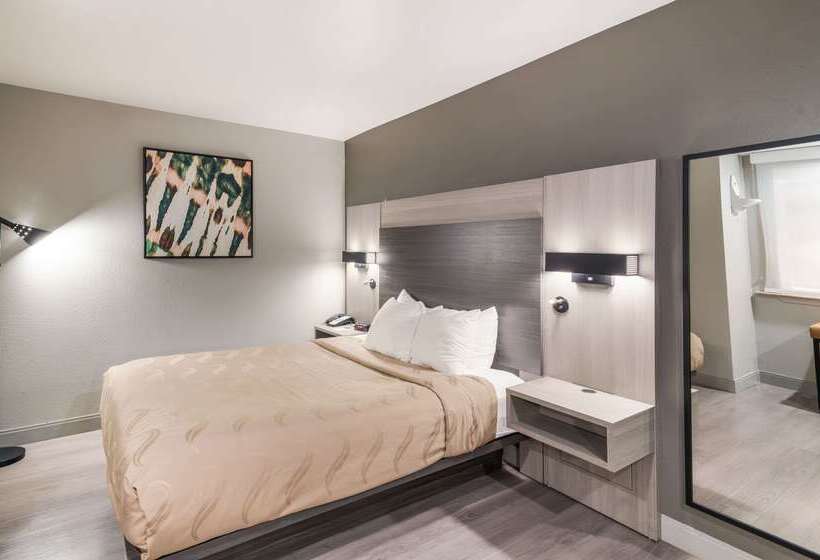 ホテル Quality Inn & Suites North Mesquite I30