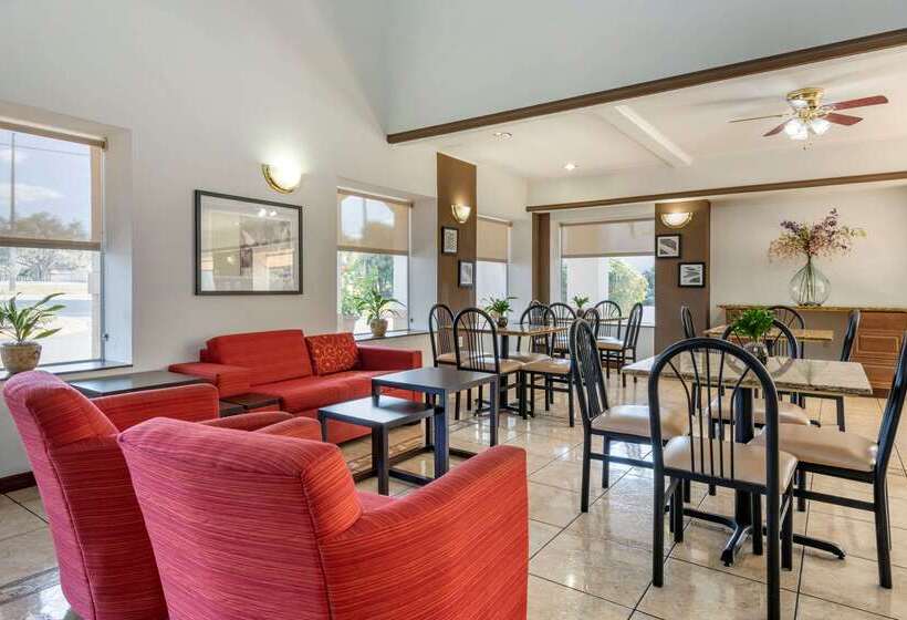 ホテル Quality Inn Zephyrhillsdade City