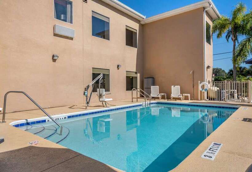 ホテル Quality Inn Zephyrhillsdade City