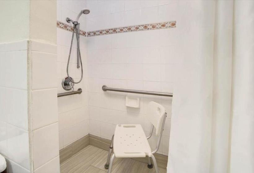 هتل Ramada By Wyndham Fort Lauderdale Airport/cruise Port