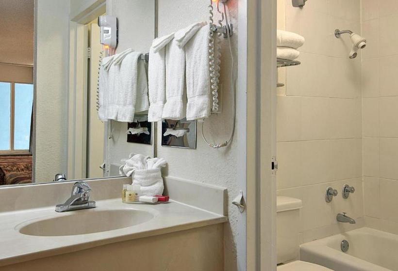 هتل Ramada By Wyndham Fort Lauderdale Airport/cruise Port