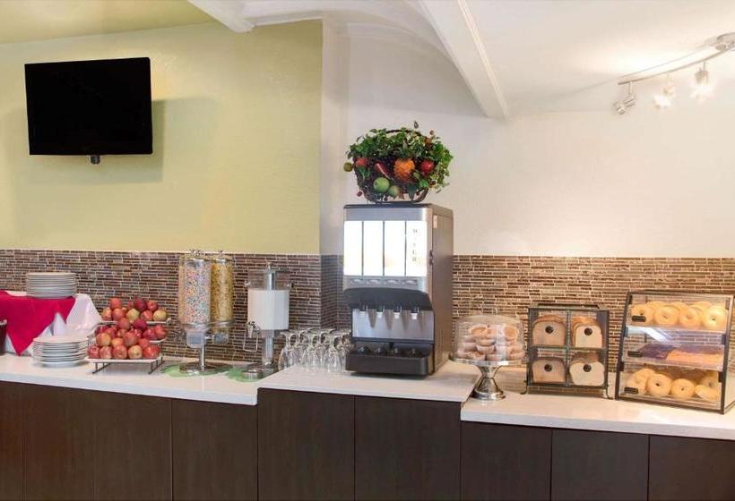 هتل Ramada By Wyndham Fort Lauderdale Airport/cruise Port