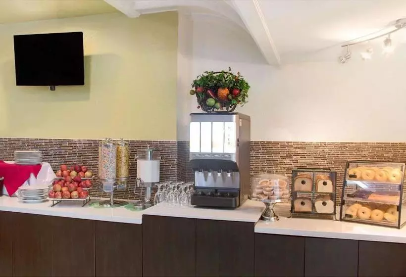 호텔 Ramada By Wyndham Fort Lauderdale Airport/cruise Port