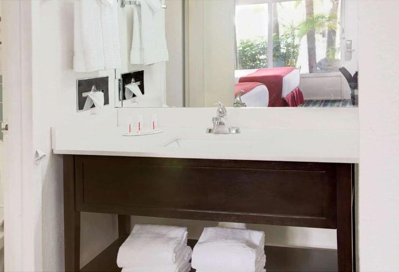 هتل Ramada By Wyndham Fort Lauderdale Airport/cruise Port