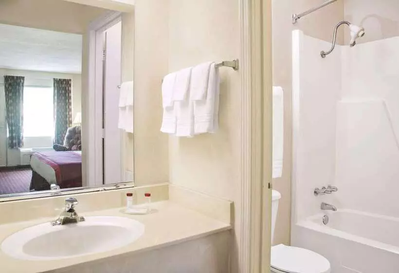 Hotelli Ramada By Wyndham Walterboro