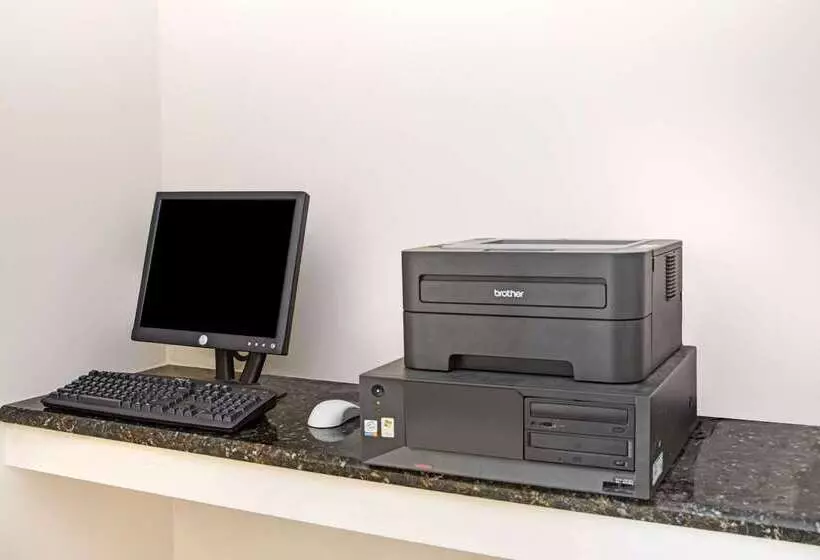 Hotelli Ramada By Wyndham Walterboro