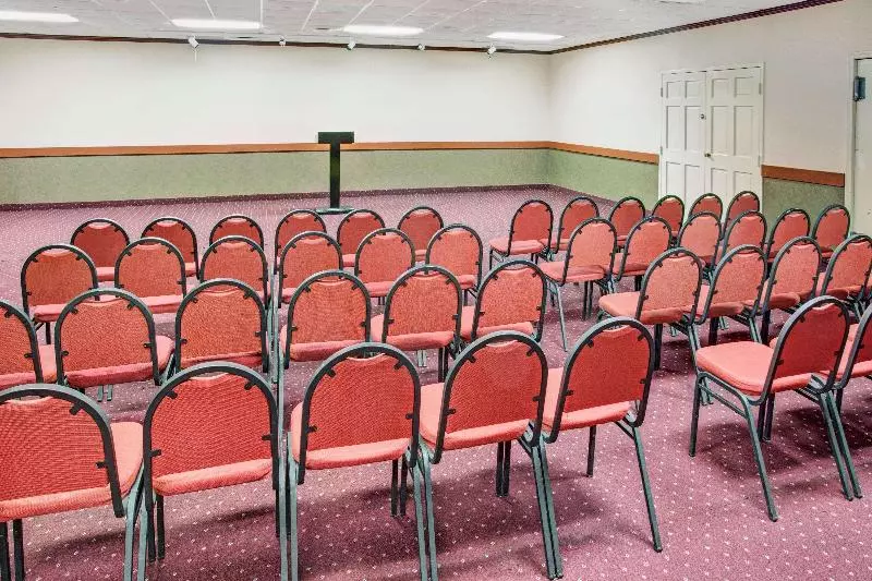 Hotelli Ramada By Wyndham Walterboro