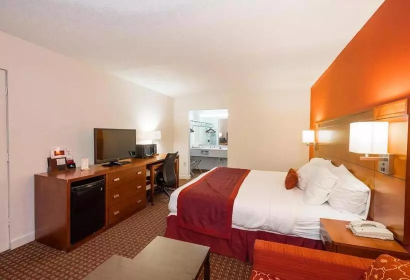 Hotelli Ramada By Wyndham Walterboro