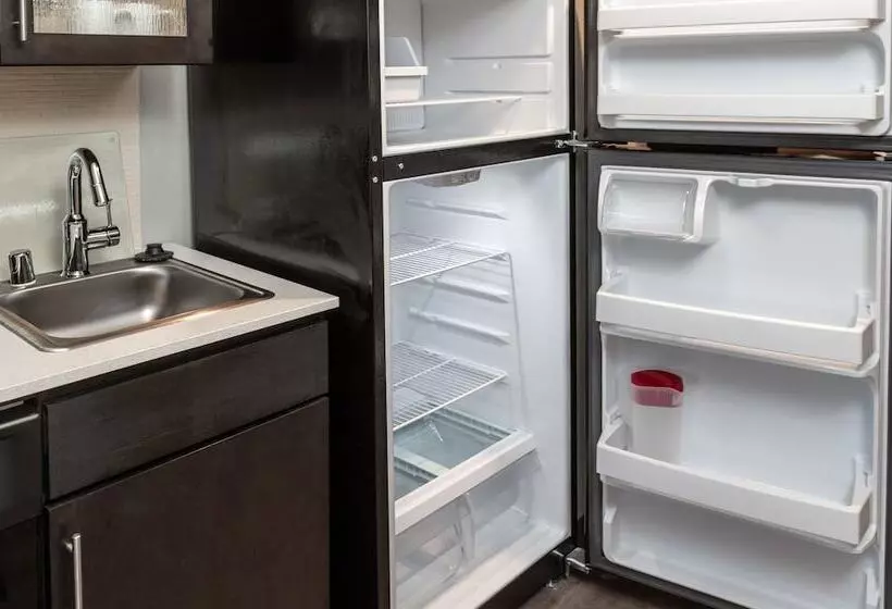 Extended Studio Hotel Ontario