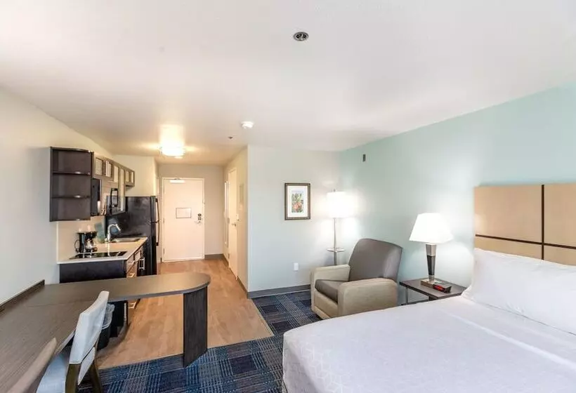 Extended Studio Hotel Ontario