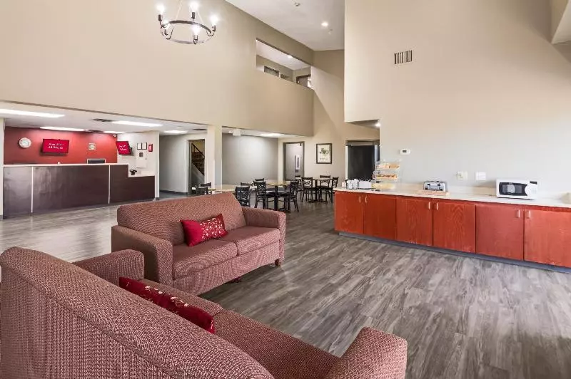 酒店 Red Roof Inn & Suites Austin East Manor