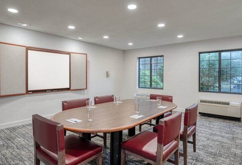 Hotelli Staybridge Suites Allentown Airport Lehigh Valley, An Ihg