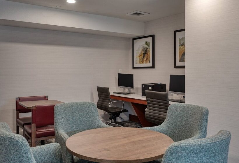 Hotelli Staybridge Suites Allentown Airport Lehigh Valley, An Ihg