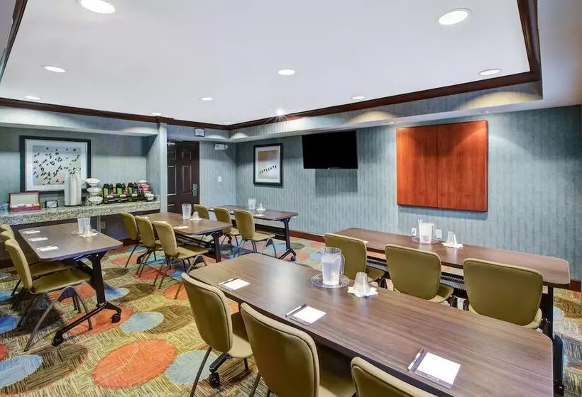 Отель Staybridge Suites Louisville East, An Ihg