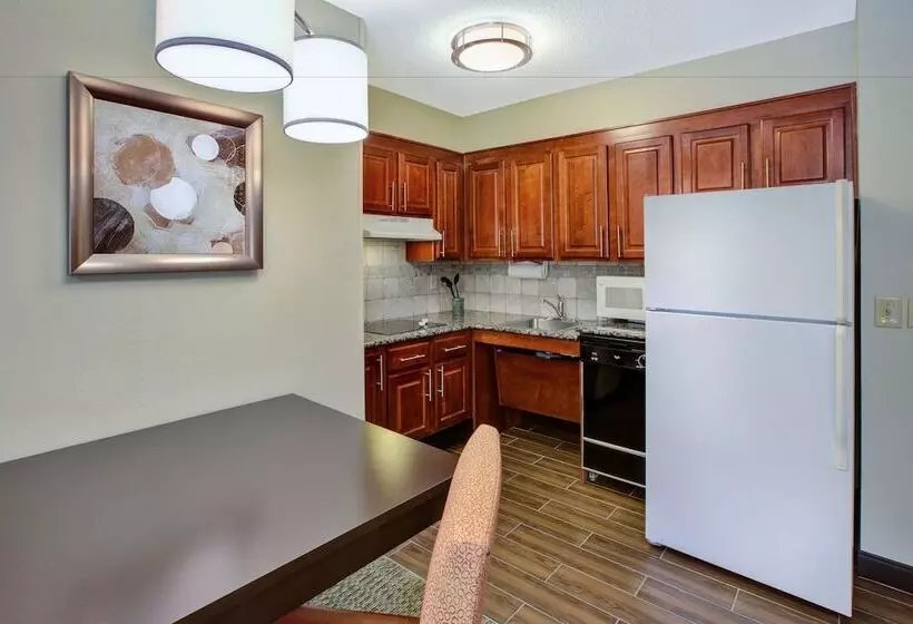 Отель Staybridge Suites Louisville East, An Ihg