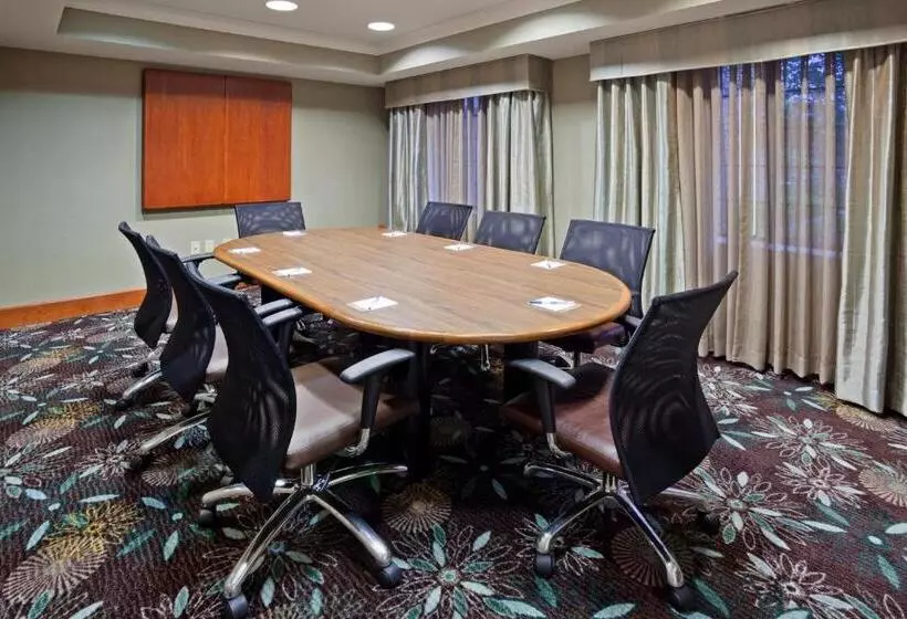 Отель Staybridge Suites Minneapolis Bloomington, An Ihg