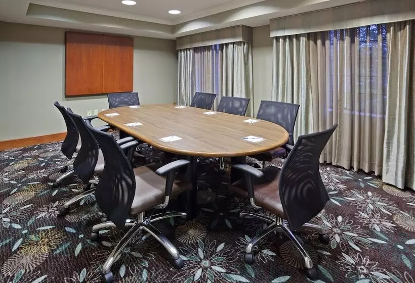 Отель Staybridge Suites Minneapolis Bloomington, An Ihg