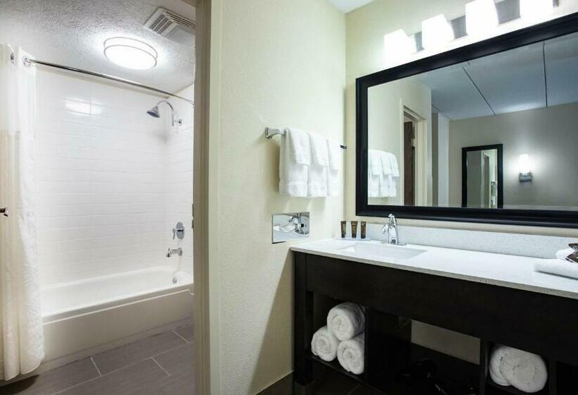 هتل Wingate By Wyndham Bloomington