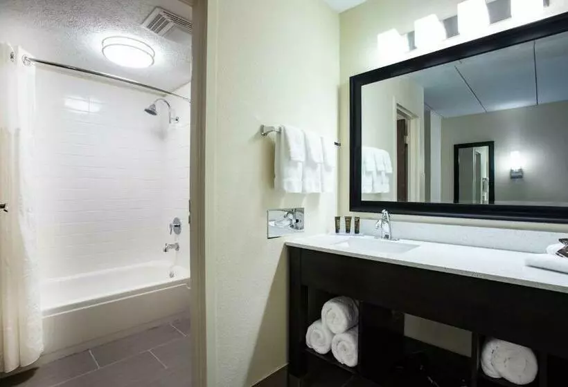 فندق Wingate By Wyndham Bloomington