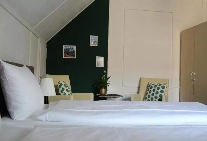 فندق Zum Schwarzen Löwen