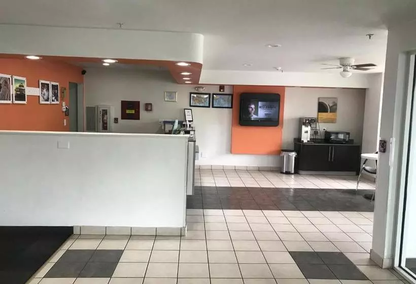 汽车旅馆 Travel Inn & Suites