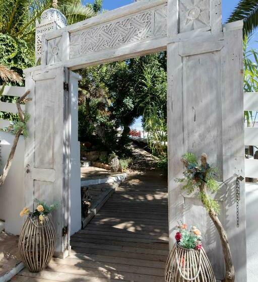 민박 Buenavista & Suites