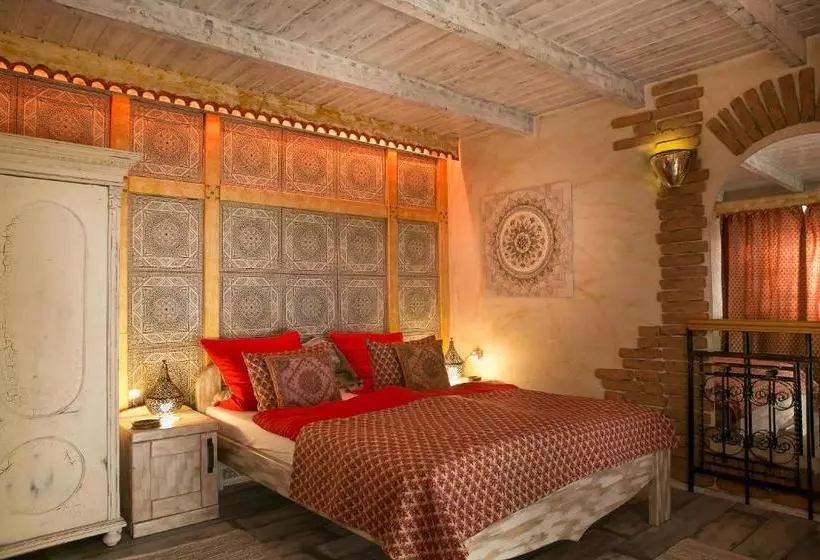 تختخواب و صبحانه Green Park Villa