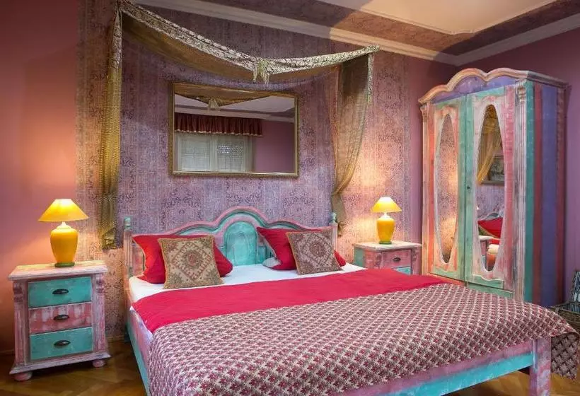 تختخواب و صبحانه Green Park Villa