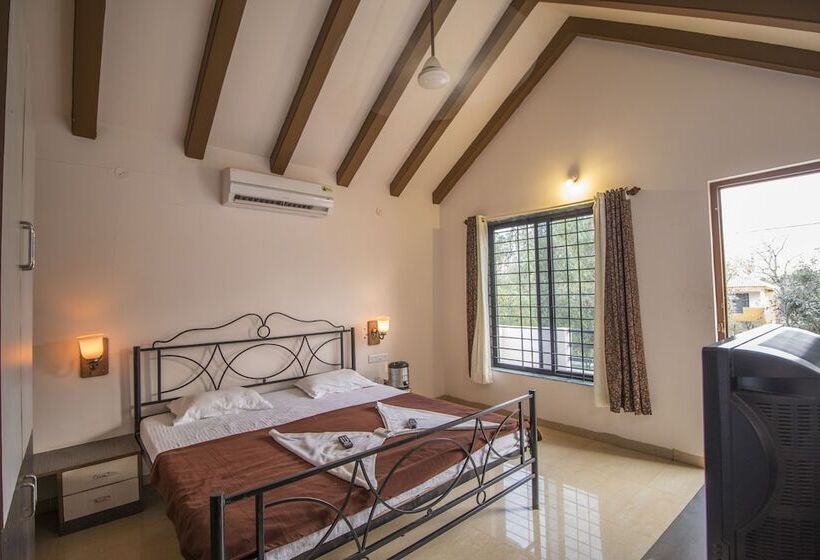 בית מלון כפרי Mougli's Paradise Resort