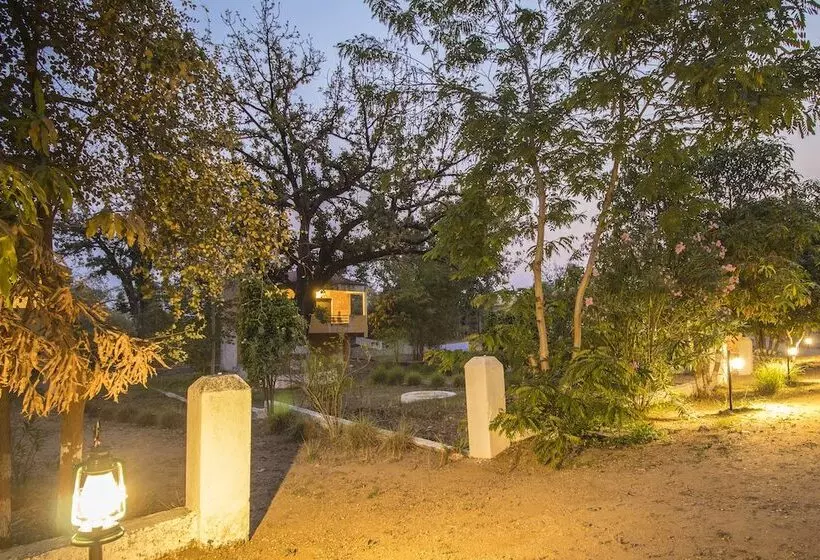 Hotelli Mougli's Paradise Resort