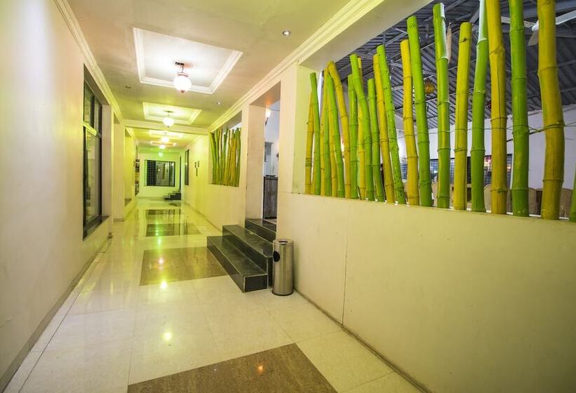 בית מלון כפרי Mougli's Paradise Resort