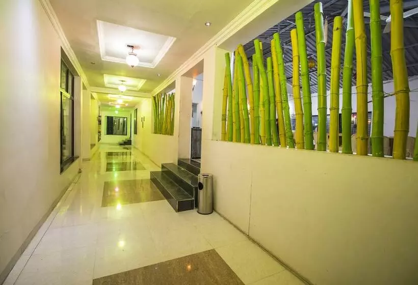 Hotelli Mougli's Paradise Resort