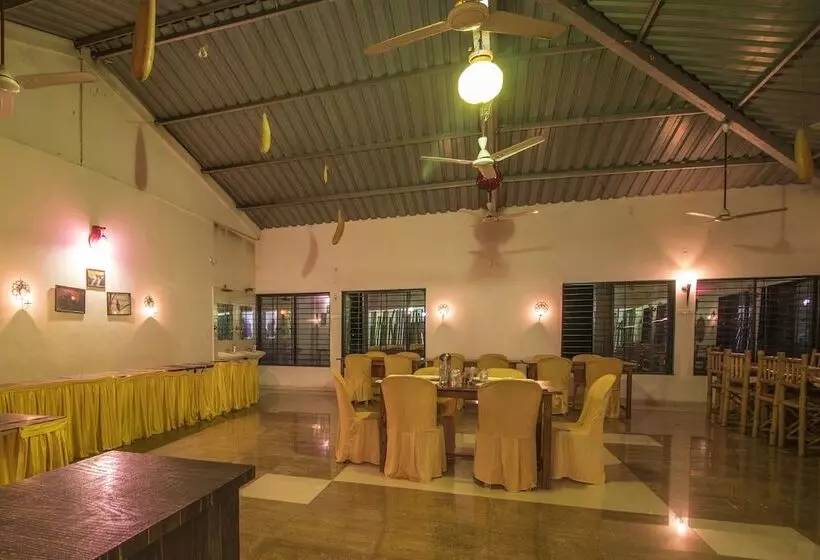 Hotelli Mougli's Paradise Resort