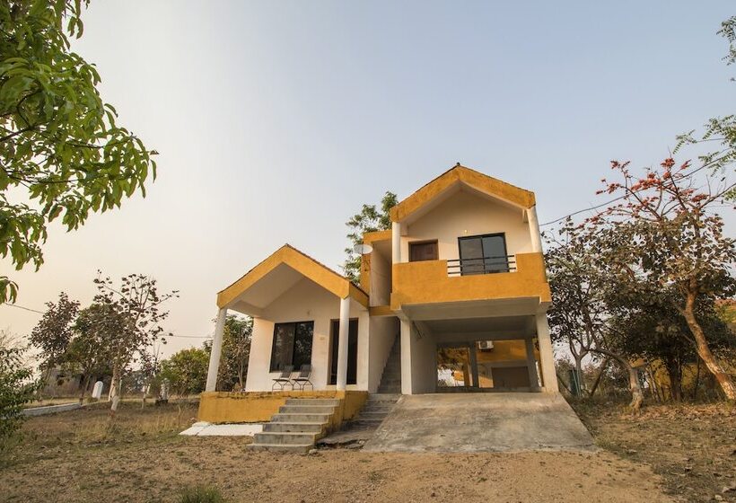 בית מלון כפרי Mougli's Paradise Resort